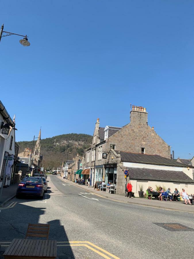 Alexandra Hotel Ballater Esterno foto